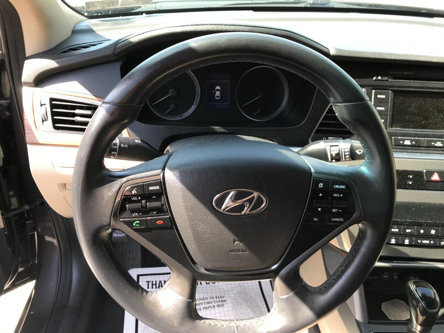 2015 Brown /Tan Hyundai Sonata LIMITED (5NPE34AF7FH) with an 2.4 V4 engine, Automatic transmission, located at 577 Chester Pike, Prospect Park, PA, 19076, (610) 237-1015, 39.886154, -75.302338 - 2015 Hyundai Sonata LIMITED: Backup camera, new PA inspection, SUPER CLEAN, runs LIKE NEW! This vehicle comes inspected and has been given a bumper to bumper safety check. It is very clean, reliable, and well maintained. We offer a unique pay plan that is known for being the easiest and fastest f - Photo#11